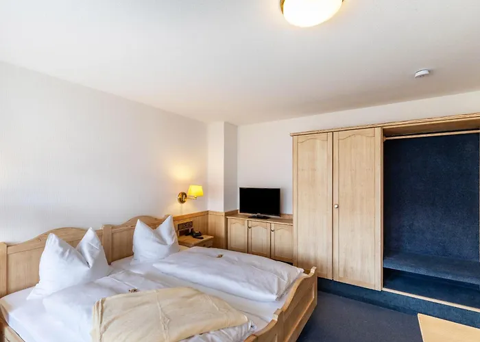 Und Huttental Pensionat 3*