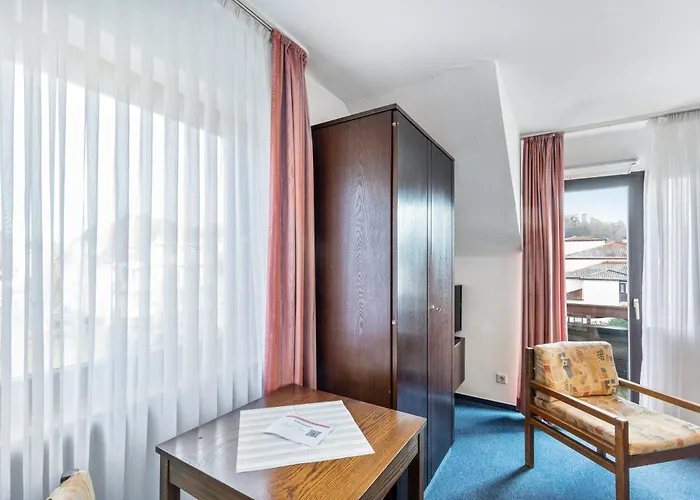 Und Huttental بيت ضيافة 3*